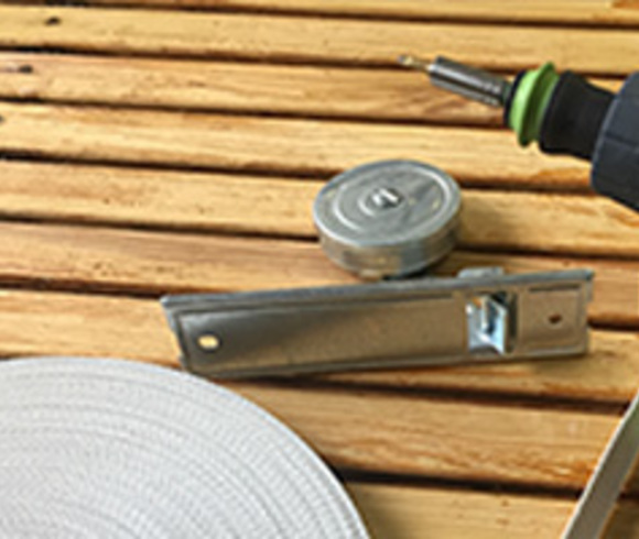 Maintenance services for wooden roller blinds